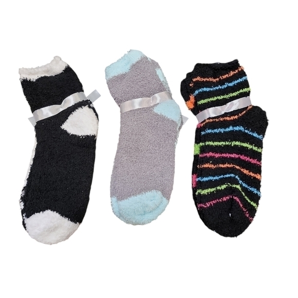 Women cozy socks shoe size 4-11 New with tags 2 pack (6 pairs total) - Picture 2 of 6